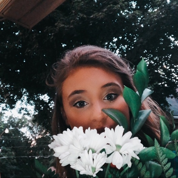 Meet your Posher, Ella - Picture 1 of 1